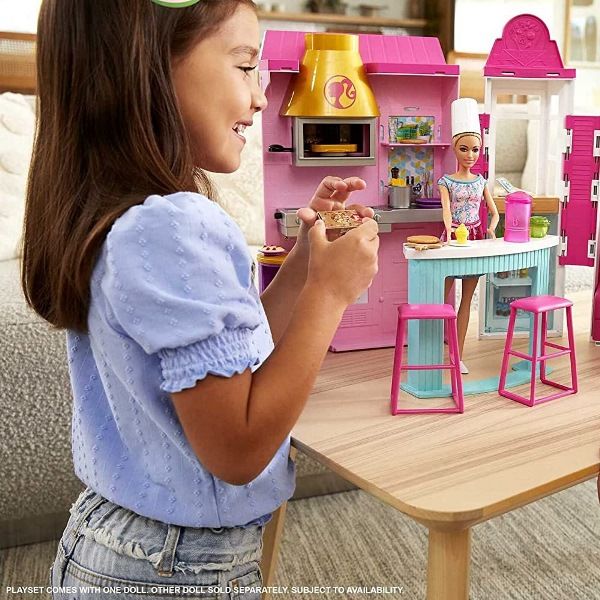 Barbie Il Ristorante Cappello Chef e Grembiule e Oltre 30 Accessori di  Mattel